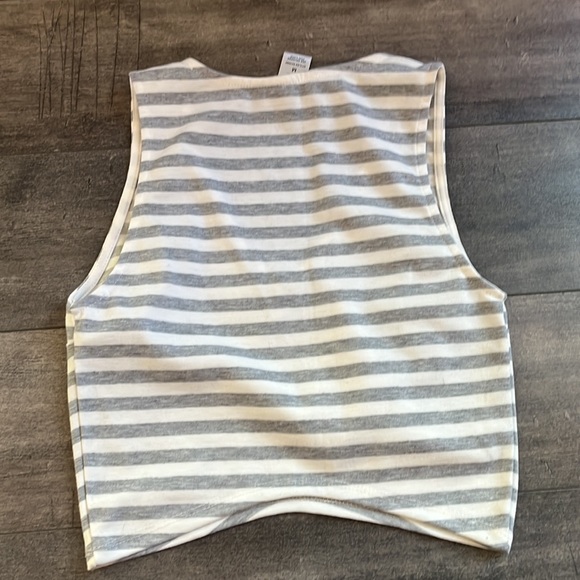 Crop tanks - Picture 7 of 7